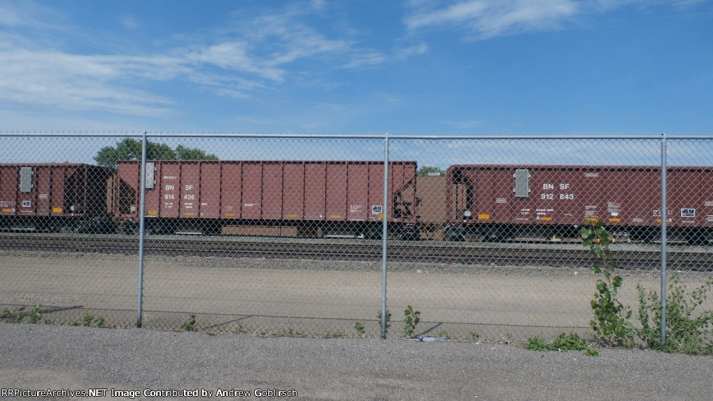 BNSF 914406 + 912843